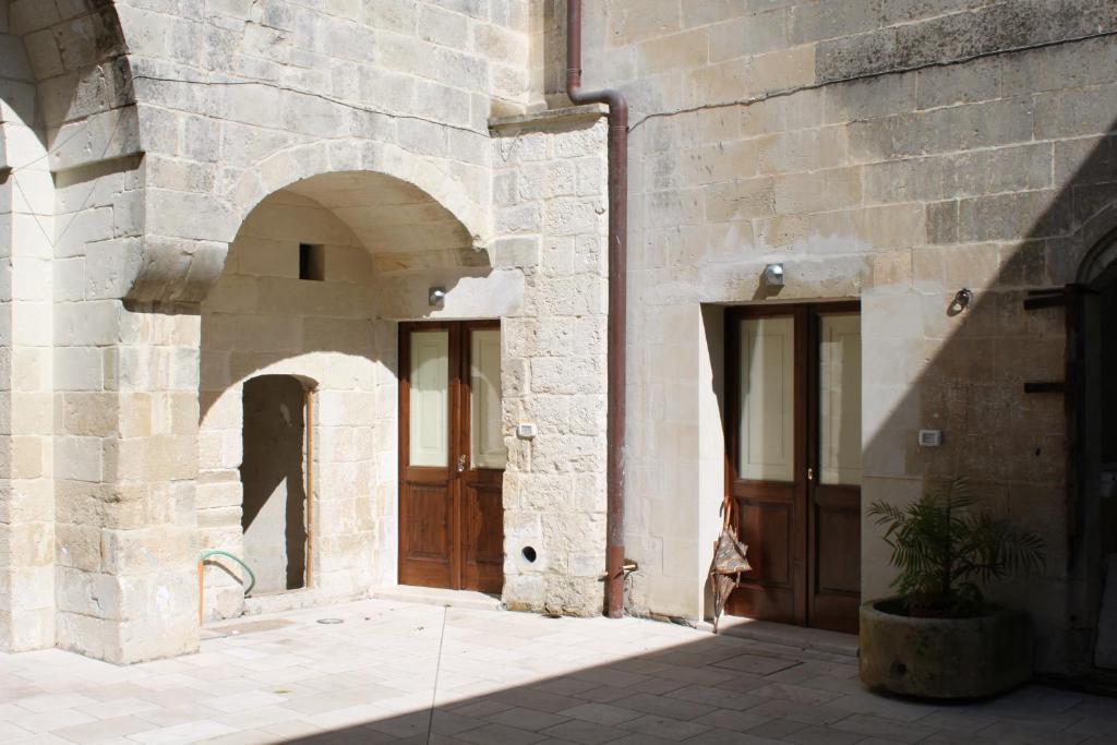 Dimora Storica "Casa Sicuro" Bed & Breakfast Martano Exterior photo